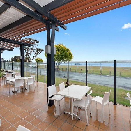 Bayside Hotel Сейнт Хелънс Екстериор снимка