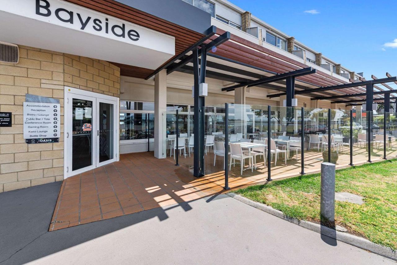 Bayside Hotel Сейнт Хелънс Екстериор снимка