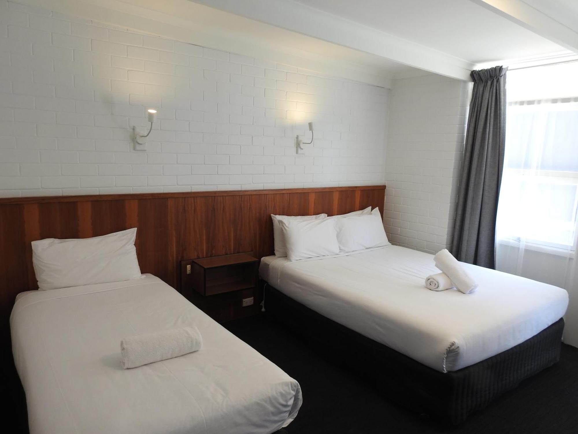 Bayside Hotel Сейнт Хелънс Екстериор снимка