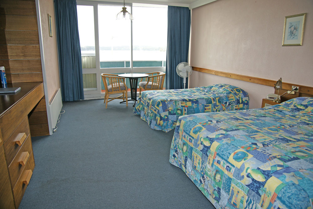 Bayside Hotel Сейнт Хелънс Екстериор снимка